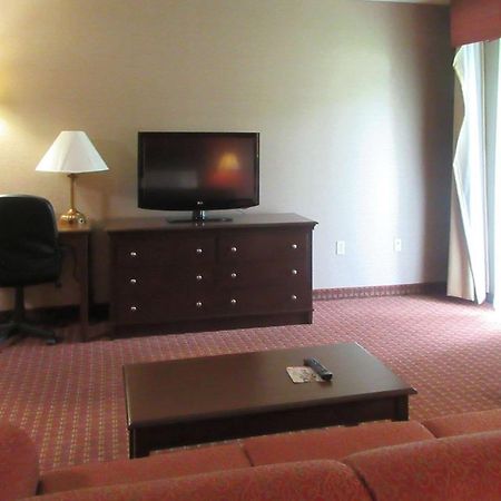 Quality Inn & Suites Owego Zewnętrze zdjęcie