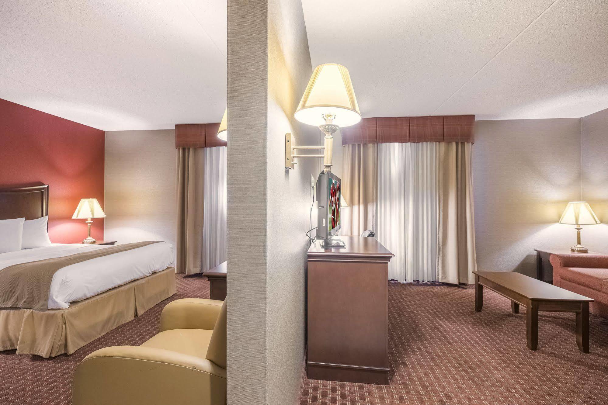 Quality Inn & Suites Owego Zewnętrze zdjęcie