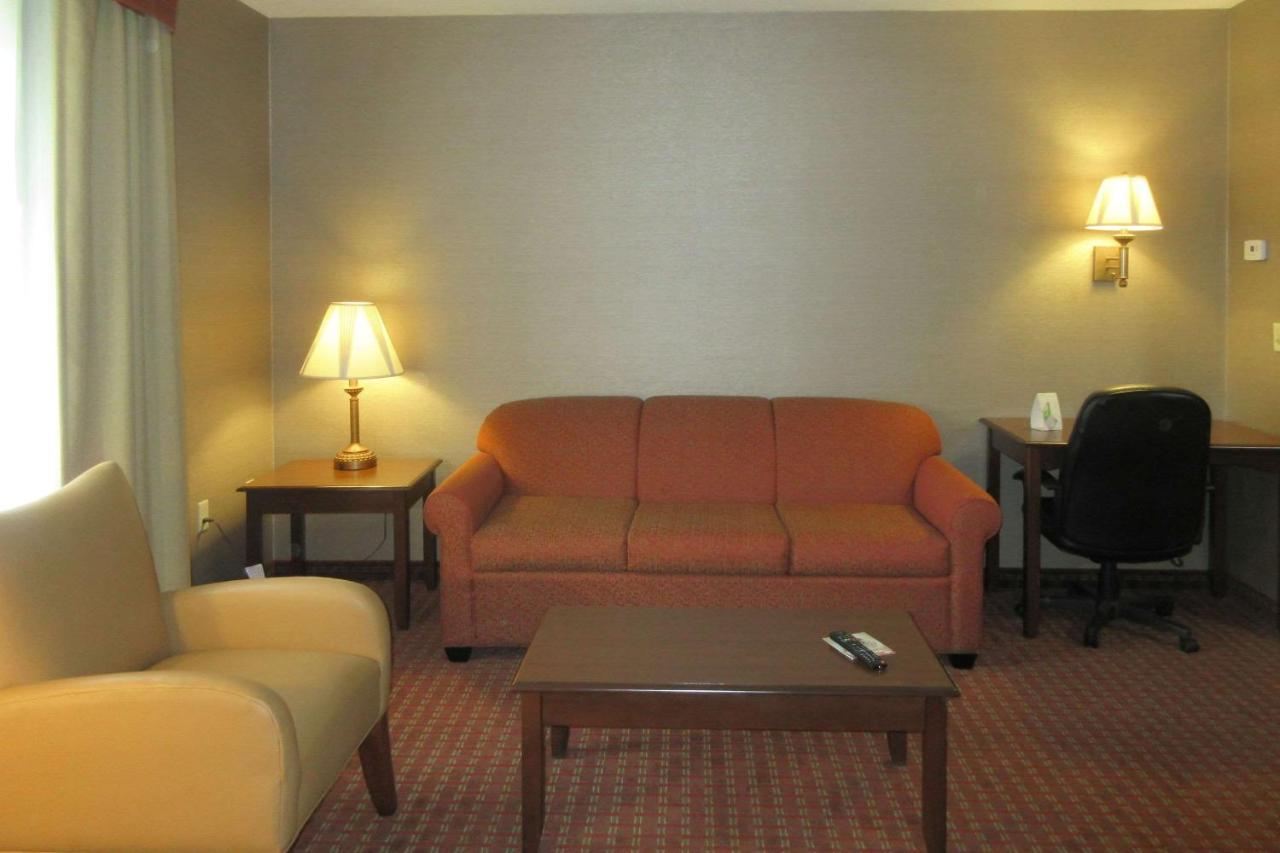Quality Inn & Suites Owego Zewnętrze zdjęcie